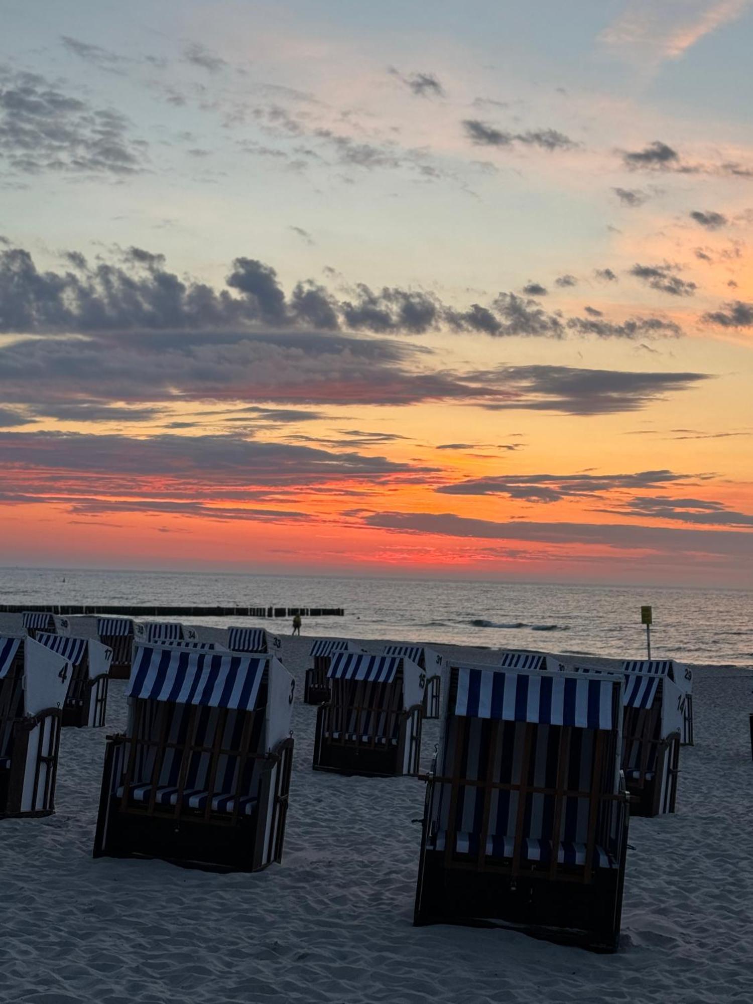 4Summer Kolobrzeg Apartamenty White Blue Sauna & Fitness & Parking 100 Metrow Do Pieknej Szerokiej Piaszczystej Plazy, Wspanialy Widok Z Duzego Tarasu! 100 Meter Zu Einem Schoenen Breiten Sandstrand, Herrliche Aussicht Von Einer Grossen Terrasse! Esterno foto