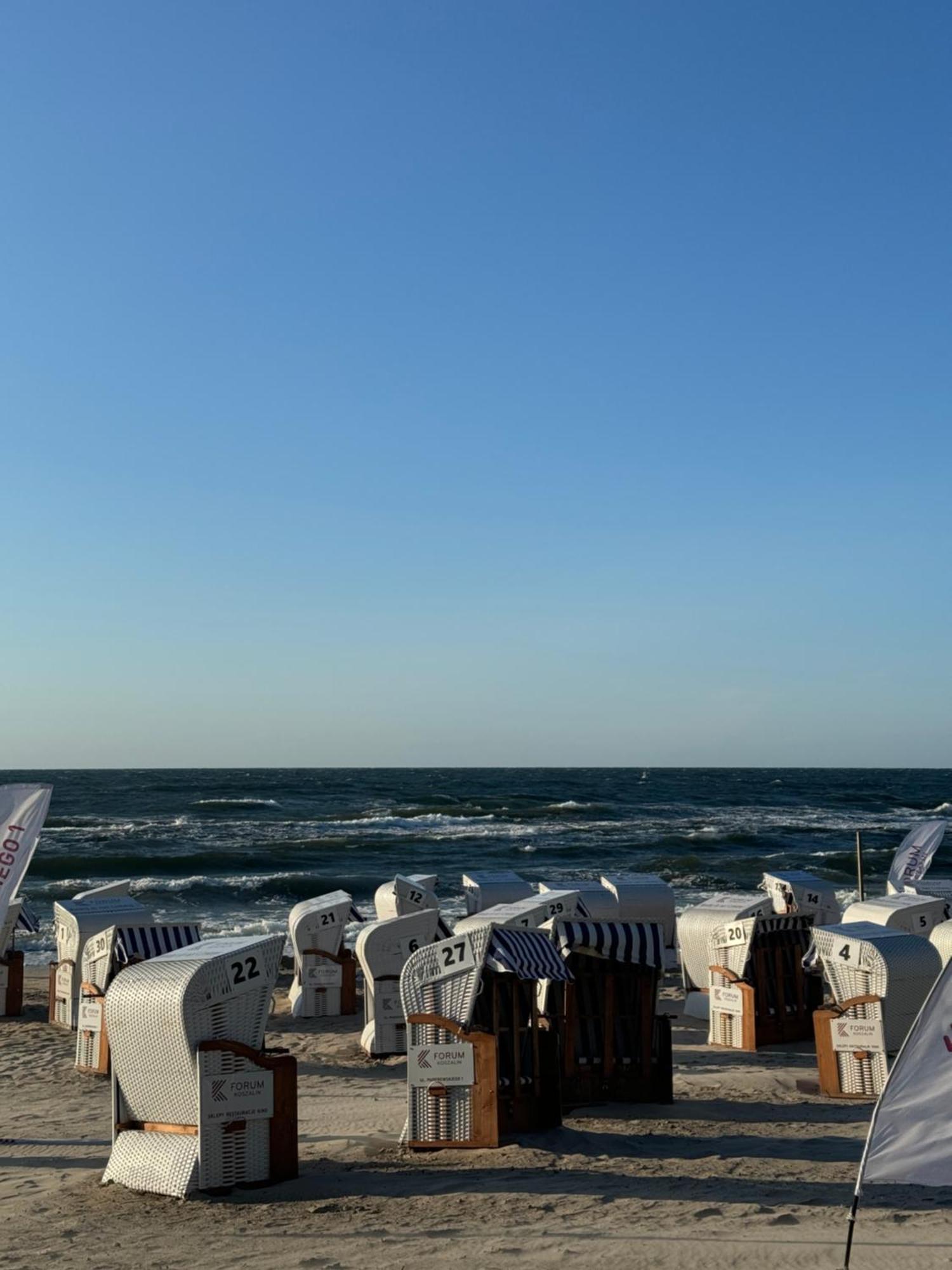 4Summer Kolobrzeg Apartamenty White Blue Sauna & Fitness & Parking 100 Metrow Do Pieknej Szerokiej Piaszczystej Plazy, Wspanialy Widok Z Duzego Tarasu! 100 Meter Zu Einem Schoenen Breiten Sandstrand, Herrliche Aussicht Von Einer Grossen Terrasse! Esterno foto